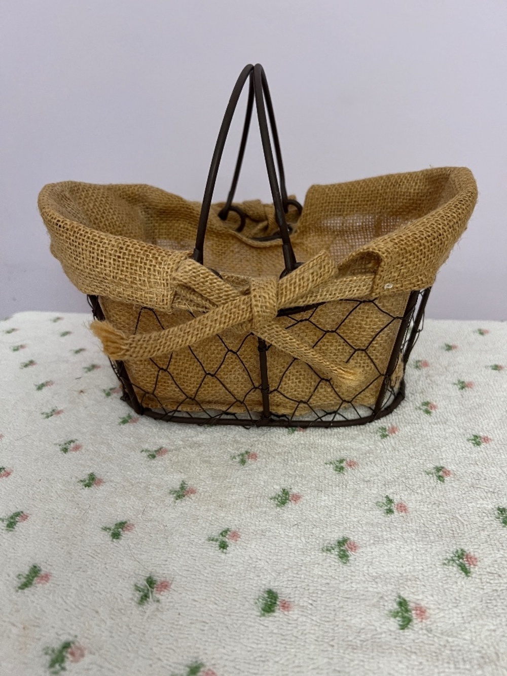 Chicken Metal Wire Basket, Burlap Liner, Farmhouse Decor